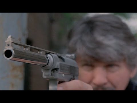 WILDEY MAGNUM vs THE GIGGLER | Death Wish 3 | Charles Bronson