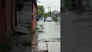BEBERAPA RUAS JALAN DI MAKASSAR MULAI TERENDAM