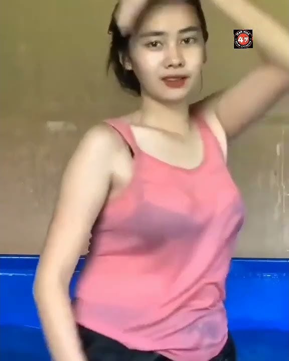 Wuih Tante Basah-Basahan..