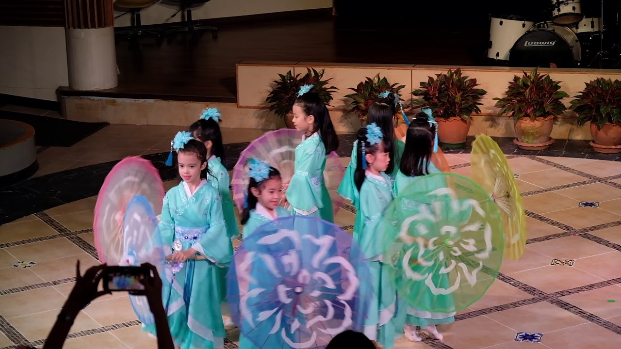 Chinese Umbrella Dance by Concordian International School students in G2 7 years old