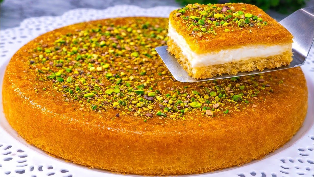 كنافه بالقشطة بطريقة عبقرية❗️بطريقه سهله هتنبهري بجمالها وسر تماسك الحشو❗️بشكل ينافس اكبر حلواني👌