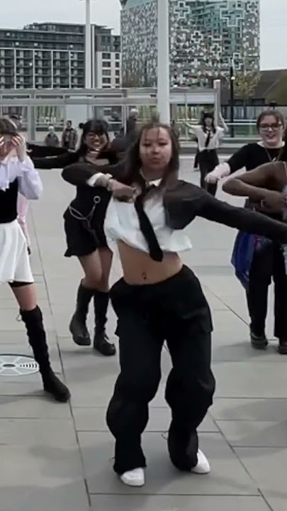 🏴󠁧󠁢󠁥󠁮󠁧󠁿 Kpop in Public - TWICE Like Ooh Ahh (Dance Break)!