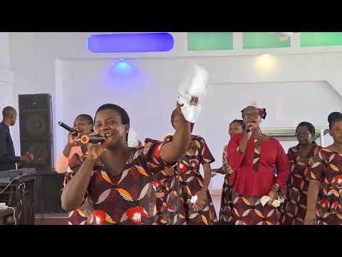 Sifa - Utukufu apewe Bwana aliyepokea Mamlaka