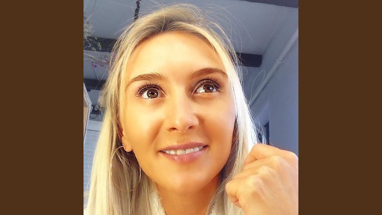 Guarda We Are Light su YouTube Guarda We Are Light su YouTube