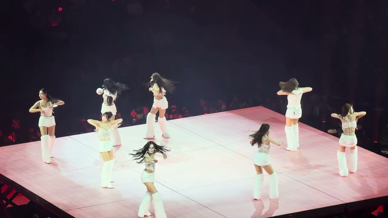 MAKE ME GO [4K] - TWICE at This is For Tour 2026 in NYC Day 3