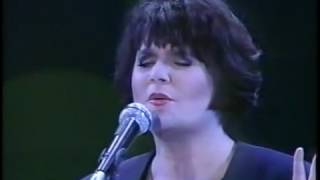 Linda Ronstadt at World Children Forum in Kobe, Japan, in May 1993