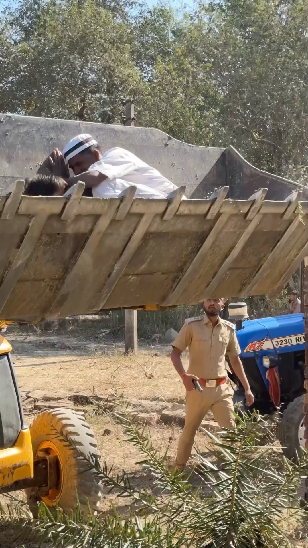 Kaidi V/S police ~?( part 4 )#shorts #emotional #motivation #pushpanjalimaurya