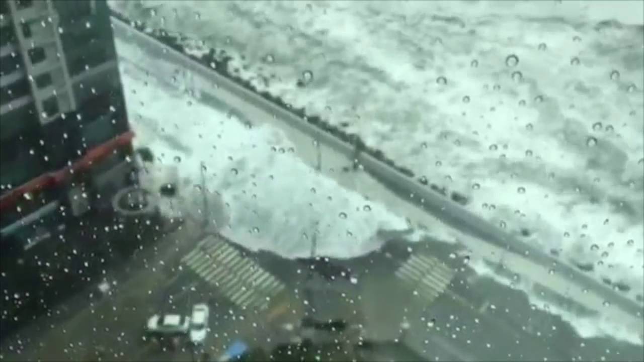 Powerful Waves Flood Streets In Busan South Korea Youtube