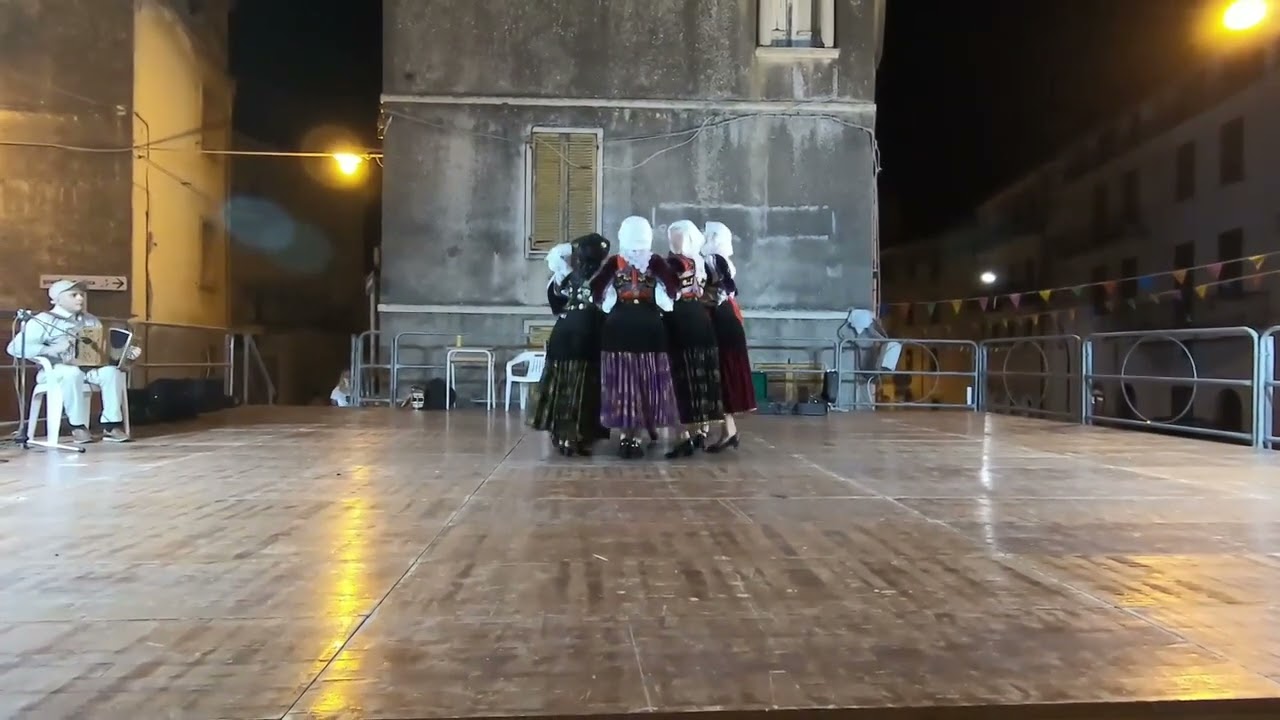 LE RAGAZZE DI CASA BANDE BULTEI