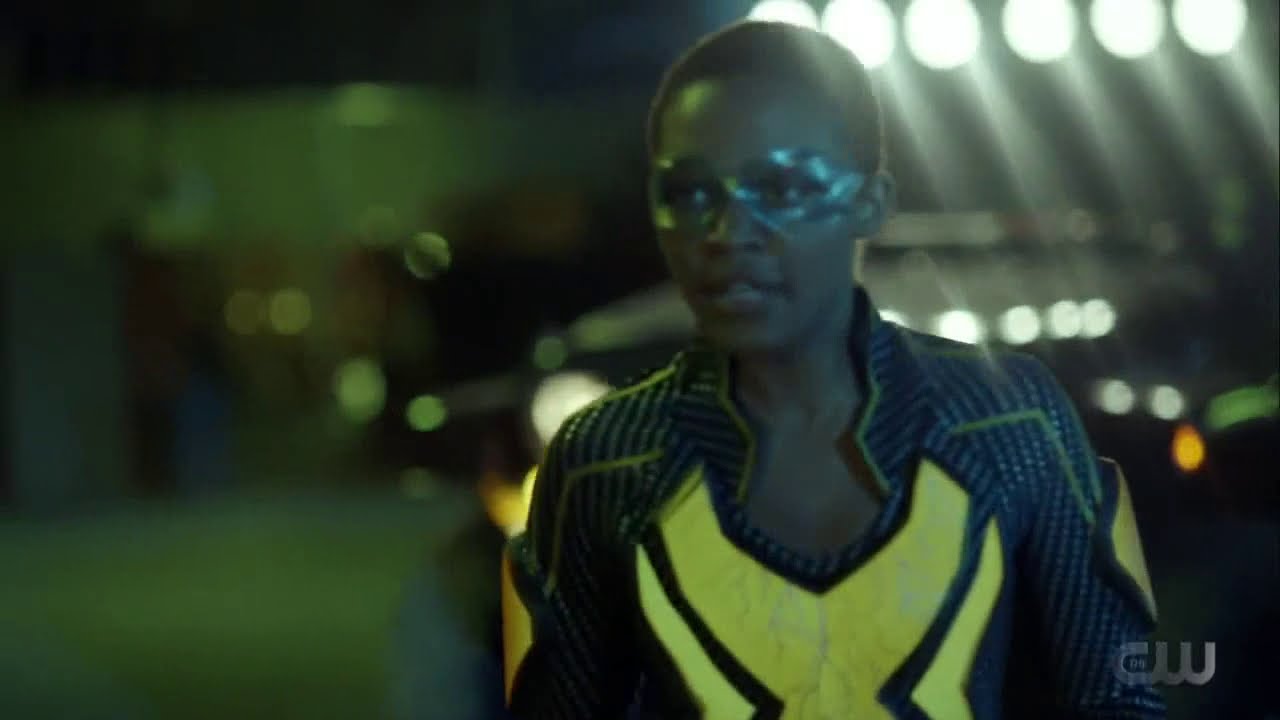 Jennifer (Lightning) faints in mid air/ Black Lightning season 4 episode 1