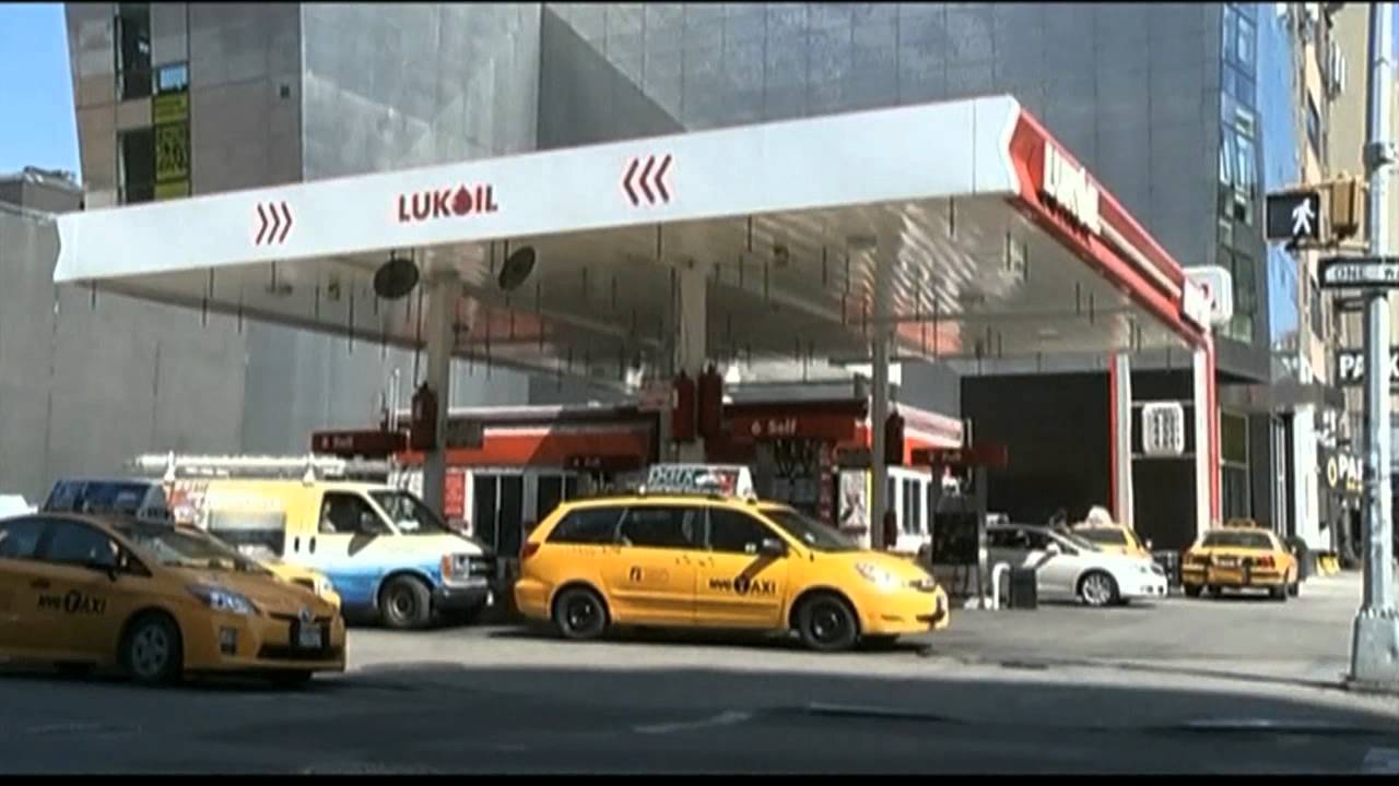 أوباما بسبب رفع الضرائب على الأغنياء - قناة الجزيرة البلقان