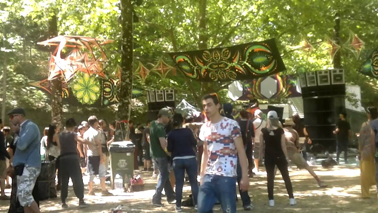 waking life film Goasia - WAKING LIFE by DreamUniverse