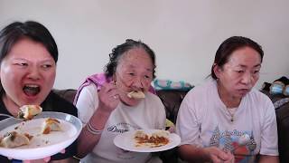 MOMO Mukhbang With My IN-LAWS!