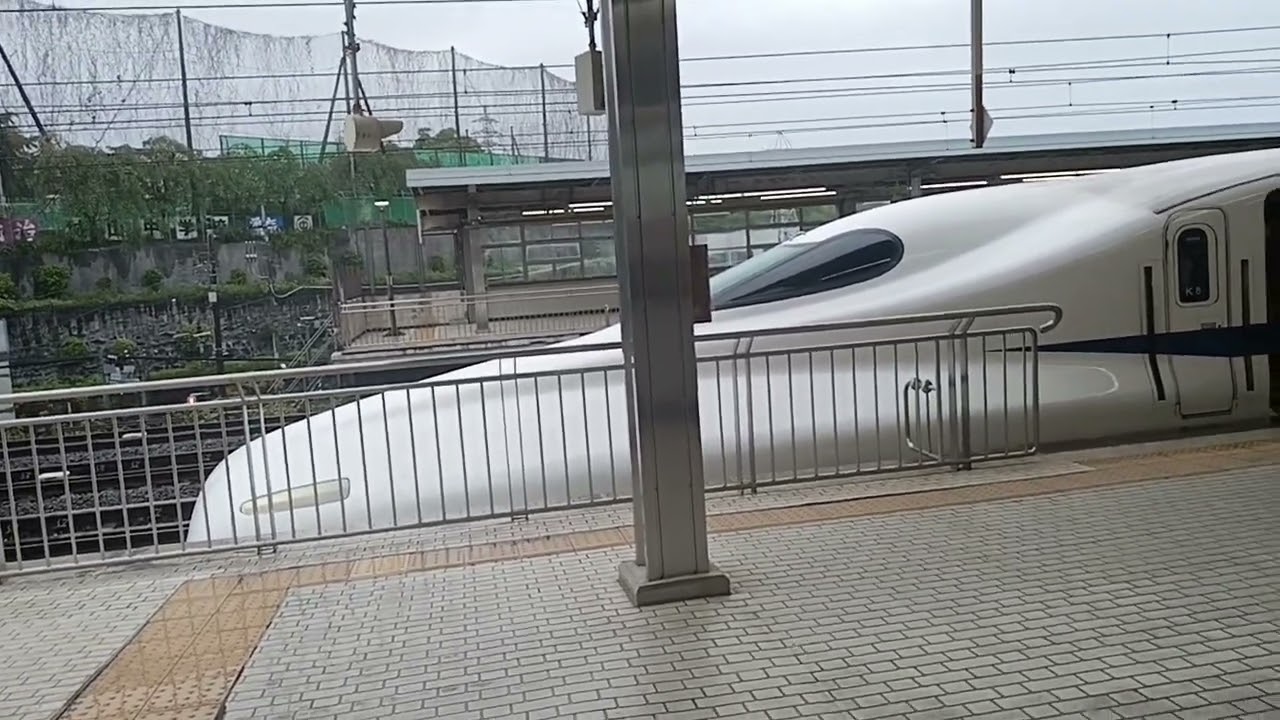 新幹線撮った （声ちょっと入ってると思う）