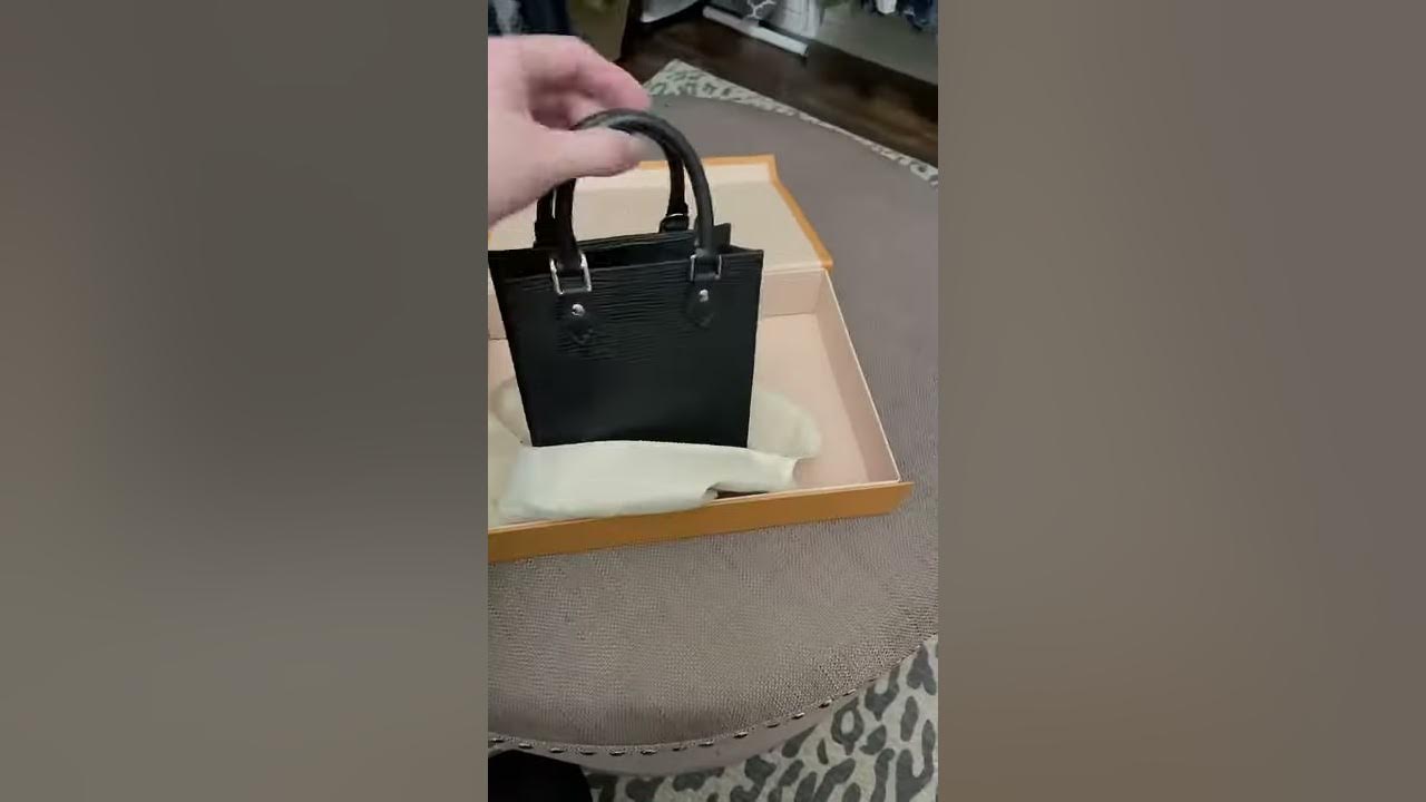 Louis Vuitton Petit Sac Plat Epi Leather