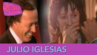 Julio Iglesias piège une mère de famille ! - Stars à domicile