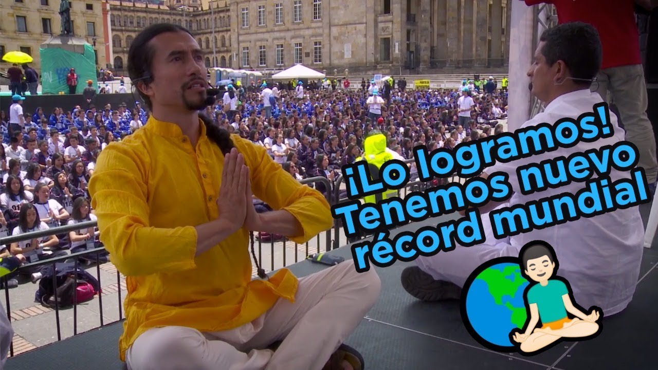 Record de yoga en la Plaza de Bolívar camera iphone 8 plus apk