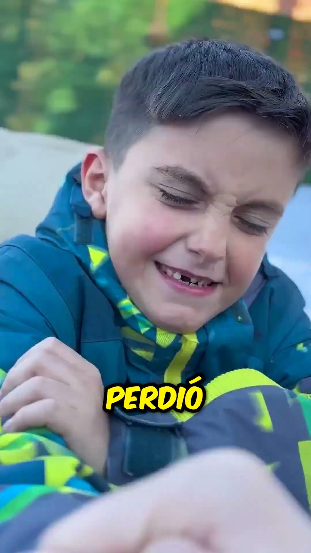 Él piensa que es el más fuerte y termina mal! ?...