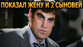 РОДИЛСЯ С РОСТОМ 100 СМ И ВЕСОМ 7 КГ! Кто жена и как выглядят 2 сыновей актера Алексея Дмитриева?