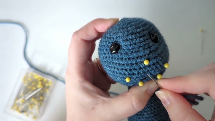 Crochet tutorial - Shaping an amigurumi face 