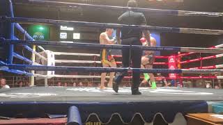 First Muay Thai Fight 100 Kg - Round 2 - Lost By Tko