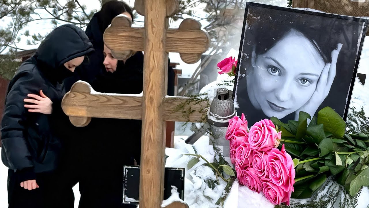 ДЕТИ И ДРУЗЬЯ В ДЕНЬ ПАМЯТИ НА МОГИЛЕ ЖЕНИ ДОБРОВОЛЬСКОЙ | ПАНИХИДА И БУКЕТЫ ТЮЛЬПАНОВ | 10.01.2026