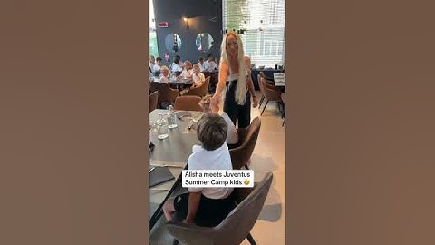 Alisha Lehmann meets Juventus Summer Camp Kids 🤍🖤
