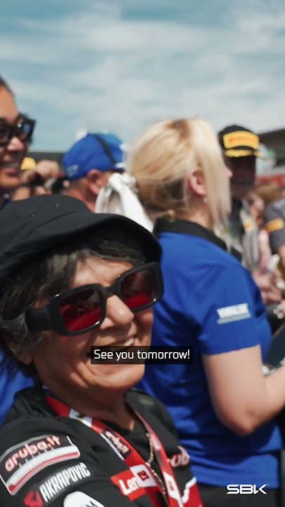 Rinaldi's mother & Razgatlioglu say ciao in Barcelona! 🤩 | #CatalanWorldSBK