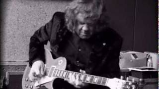 Video thumbnail of "Gary Moore playing for the last time - Guitarist Magazine"