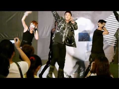 20120819 潘瑋柏台中預購簽名會 - 24個比利