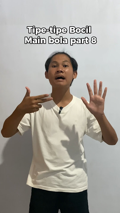 Dulu kita main bola sampai lupa waktu,sekarang kita main bola tunggu ada waktu #shorts #lucu #komedi