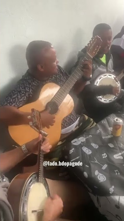 RODA DE SAMBA | Uma roda de samba assim é de se aplaudir ! Se inscreve aí pra mais pagodes !