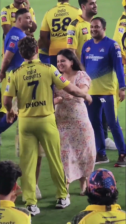 Dhoni with Family After Match 😍 Sakshi 🥰 Ziva #trending #ipl #csk #trendingshorts #shorts