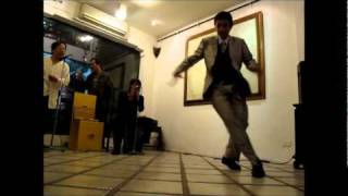 improvisation between spoons, jew's harp and hip hop dance