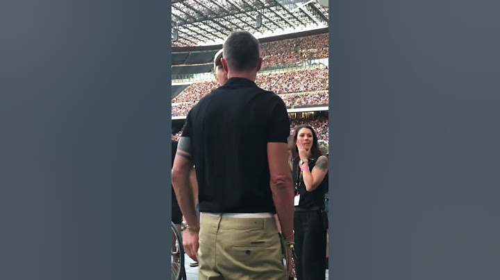 MALDINI E IBRAHIMOVIC insieme al concerto dei COLDPLAY a San Siro ❤🔴⚫ Cosa si sono detti? | #Shorts