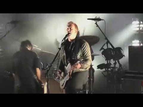 Queens Of The Stone Age - A Song For The Dead - Live Rock En Seine 2014