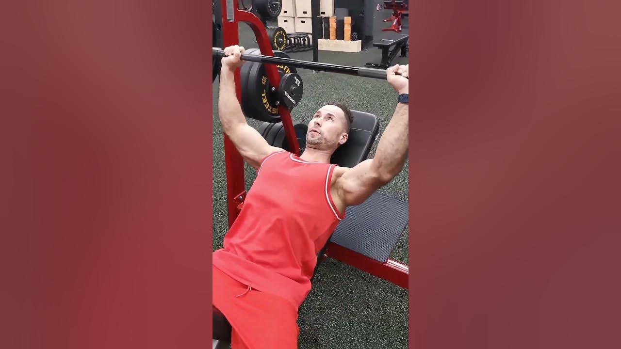 Жим в Смите под углом 45 градусов