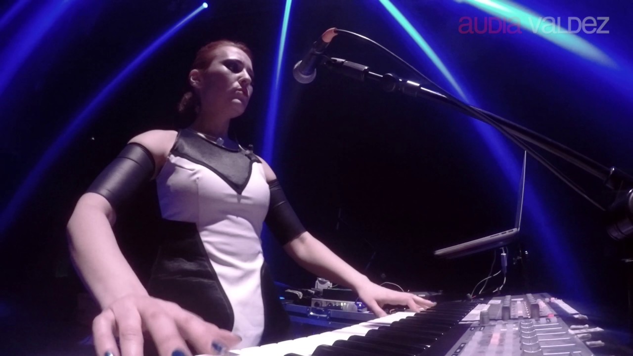 Watch Audia valdez - Seres Benditos - Live en Teatro Caras & Caretas on YouTube Watch Audia valdez - Seres Benditos - Live en Teatro Caras & Caretas on YouTube