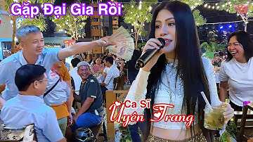 CS Uyên Trang Một Mình Khuấy Động Cả Một Quán Cà Kê Nướng Làm Cho Các Vị Khánh Phải Ngưng Ăn Để Xem