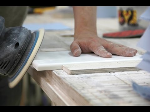 Видео: Как красить бетонную стену: 8 шагов (с изображениями)