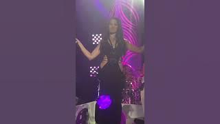 Juliette e a Banda Maneva cantando “Péssimo Negócio” ao vivo na gravação do DVD #TudoViraReggae.