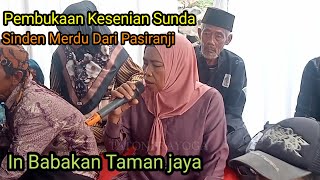 Pembukaan kesenian Sunda sinden merdu dari pasiranji