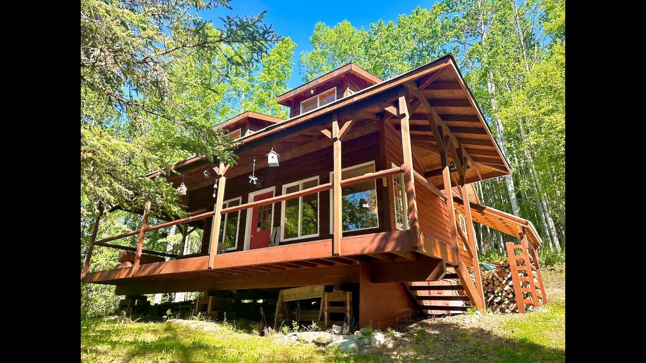 FOR SALE Alaskan Cabin in Paradise located in Chickaloon with a Creek