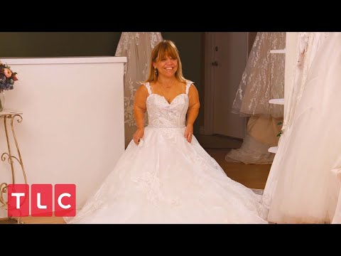 Amy Shops for a Wedding Dress! | Little People Big World
