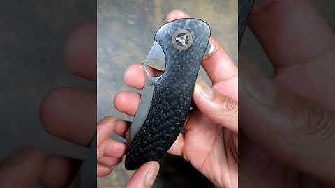 Unboxing ASMR Spyderco Magnitude
