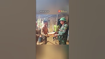 NGHỆ AN: NGHẸN LÒNG TRƯỚC HÌNH ẢNH NGƯỜI DÂN BẬT KHÓC VÌ XÚC ĐỘNG KHI THẤY TRỰC THĂNG CỦA QUÂN ĐỘI