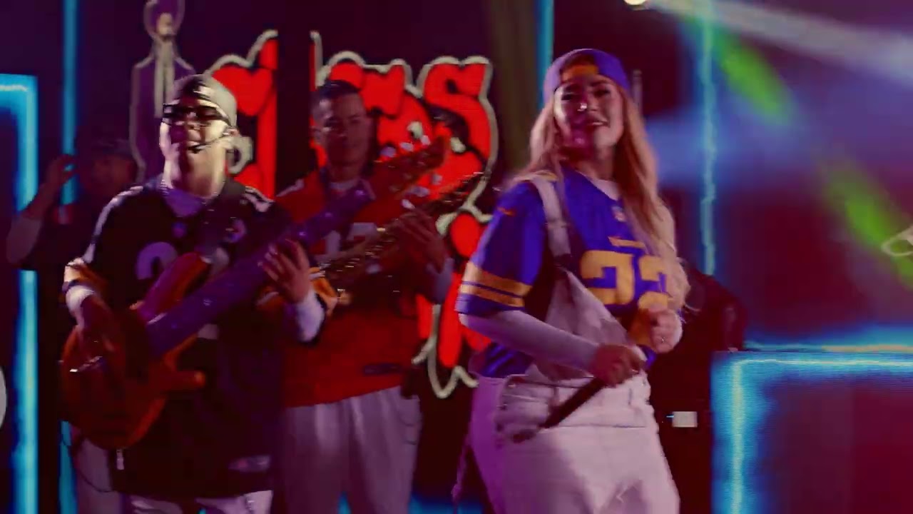 Los Chicos De Barrio - La Cumbia De Los Pajaritos (En Vivo Desde San Antonio, Tx)