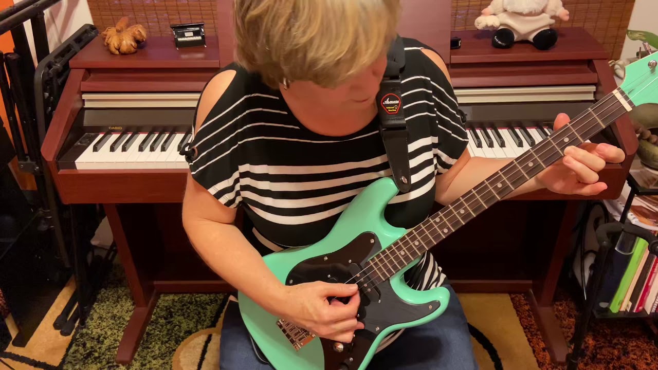 3/4 Stratocaster type tenor guitar demo DGBE tuning (made by Mike