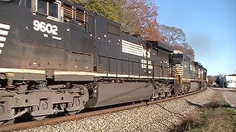 Train M74 Jackson GA 12-1-11.mpg
