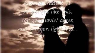 Moonlight Kiss  with lyrics
